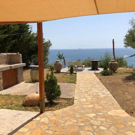 Seafront Studio With Direct Beach Access Koróni Екстериор снимка