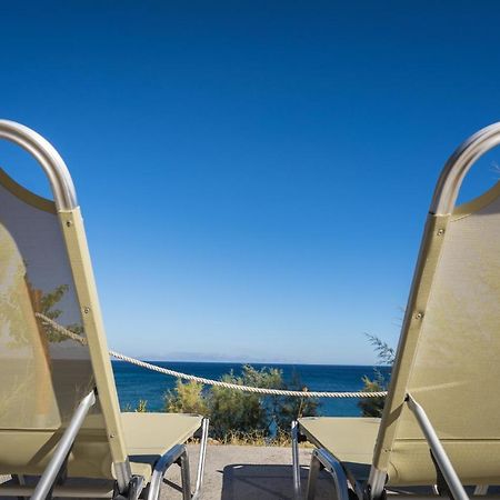 Seafront Studio With Direct Beach Access Koróni Екстериор снимка