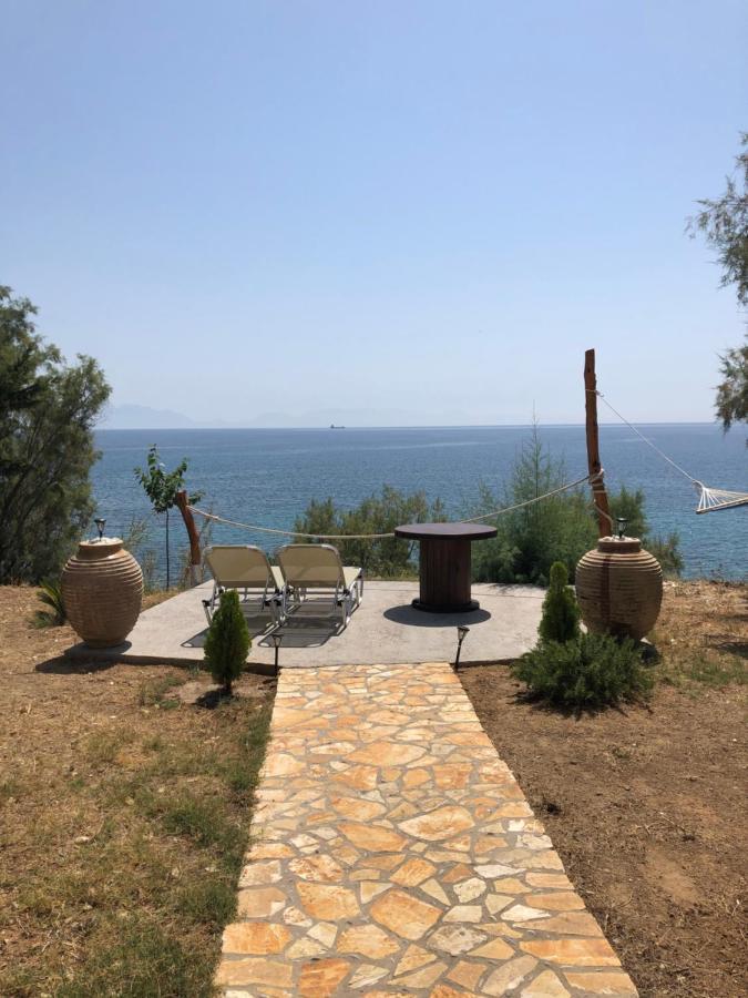Seafront Studio With Direct Beach Access Koróni Екстериор снимка