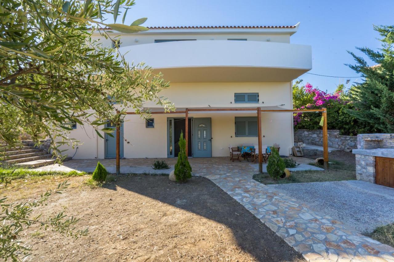 Seafront Studio With Direct Beach Access Koróni Екстериор снимка