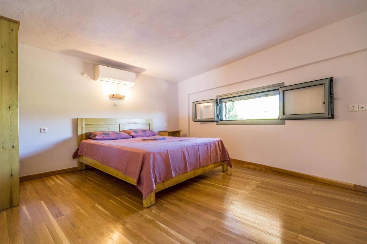 Seafront Studio With Direct Beach Access Koróni Екстериор снимка