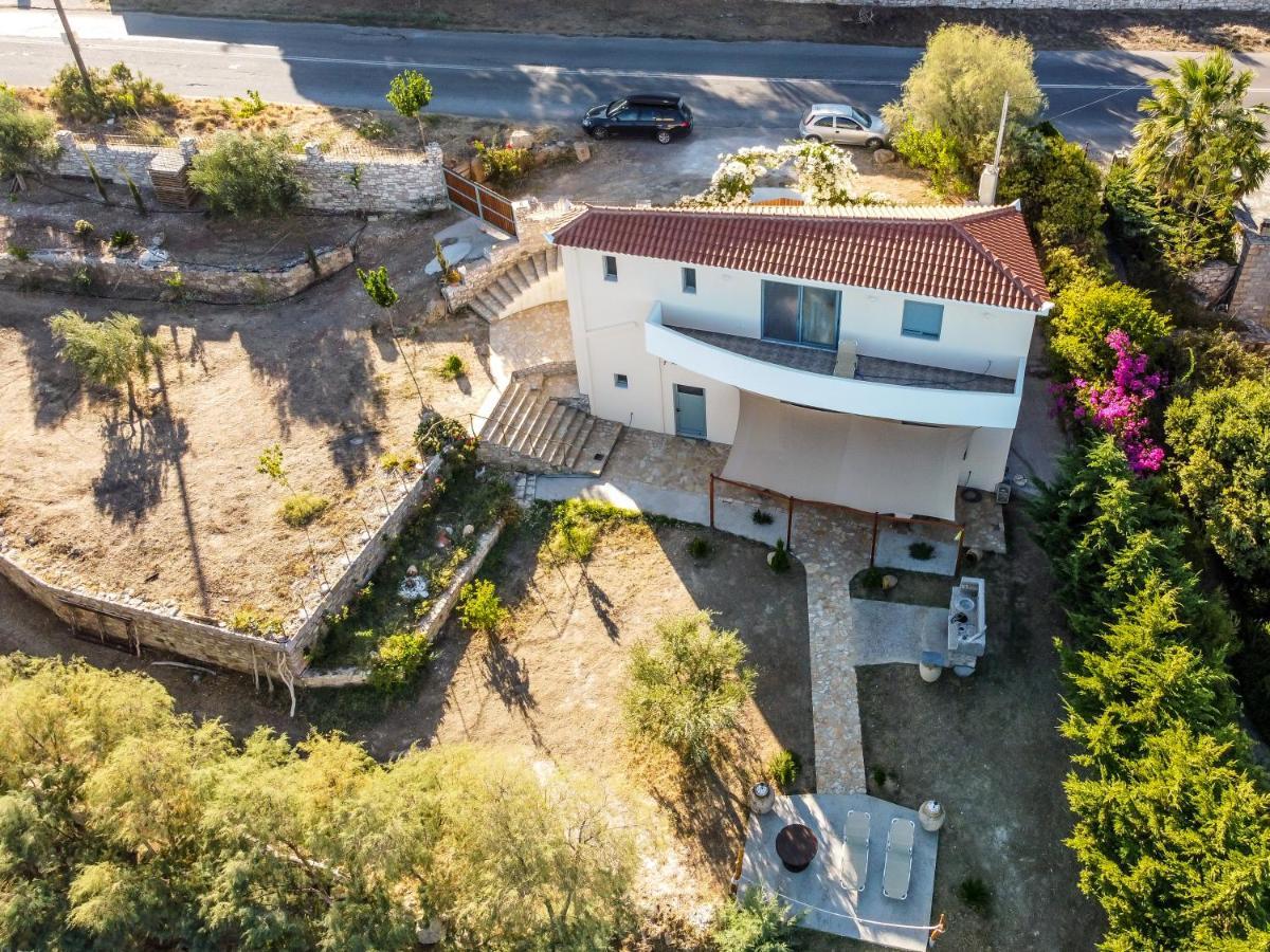 Seafront Studio With Direct Beach Access Koróni Екстериор снимка