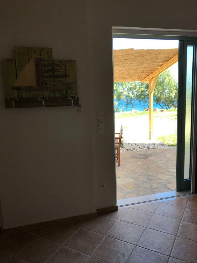 Seafront Studio With Direct Beach Access Koróni Екстериор снимка